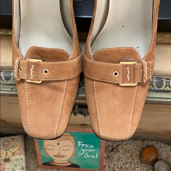 Anne Klein leather suede heels - Picture 4 of 4